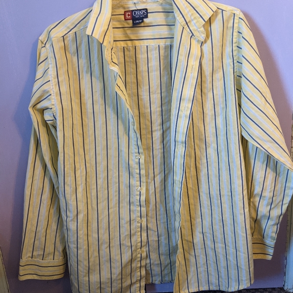 2 button down shirts - Picture 7 of 9